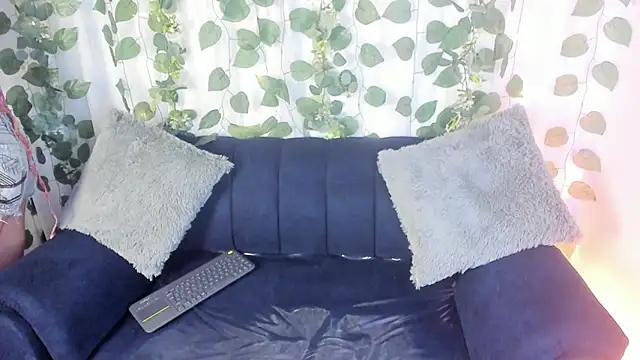 chloe petite2 online show from April 2026 12:09:01 PM