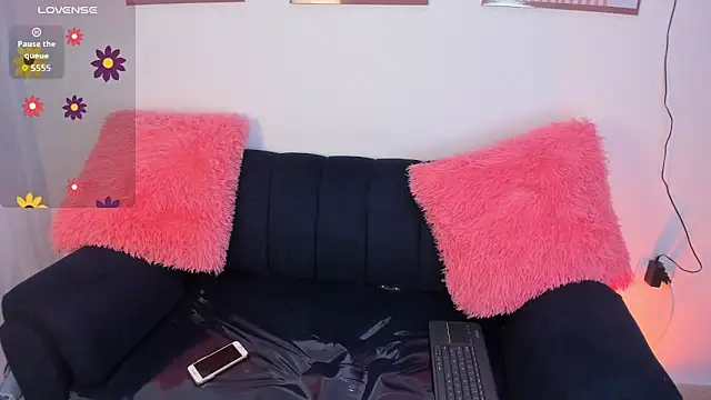 Snapshot of chloe_petite2 chatting on February 2026 01:52:02 PM chloe petite2 online show from February 2026 01:52:02 PM