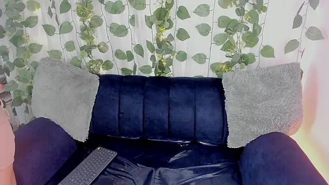 chloe petite2 online show from March 2026 12:09:02 PM