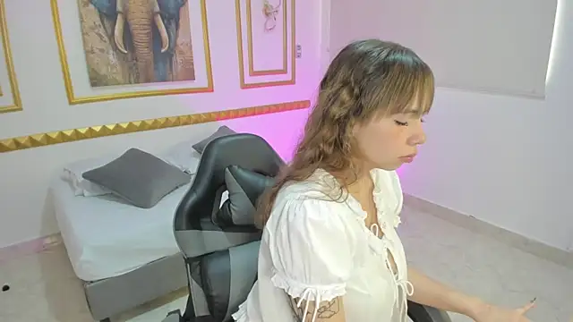 milaack  online show from February 2026 07:47:01 PM