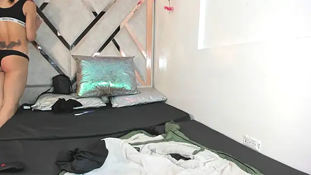 Geminis    online show from February 2026 06:31:01 PM