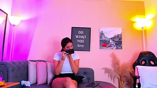 Snapshot of victoriazans chatting on February 2026 03:48:01 AM victoriazans online show from February 2026 03:48:01 AM