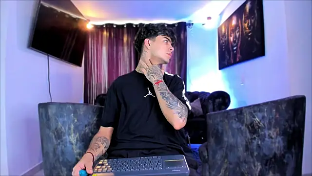 miguel aguirre  online show from February 2026 01:01:01 PM