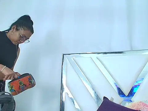 DayanaTastty online show from February 2026 12:22:02 PM