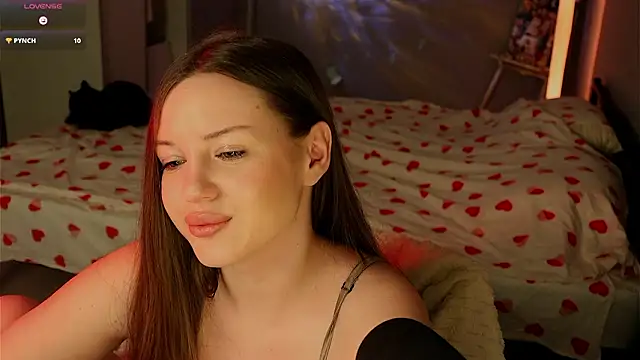 Alisia here online show from March 2026 07:48:01 PM