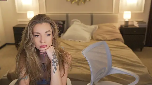 Snapshot of Zlata_Sky chatting on November 2025 07:50:01 PM Zlata Sky online show from November 2025 07:50:01 PM