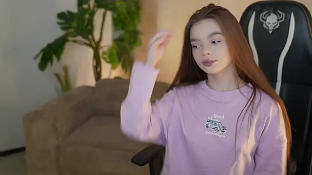 Snapshot of Zlata_Sky chatting on December 2025 04:01:02 PM Zlata Sky online show from December 2025 04:01:02 PM