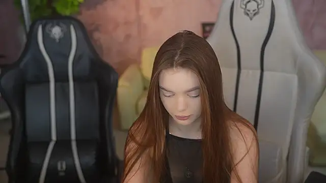 Snapshot of Zlata_Sky chatting on December 2025 07:48:01 PM Zlata Sky online show from December 2025 07:48:01 PM