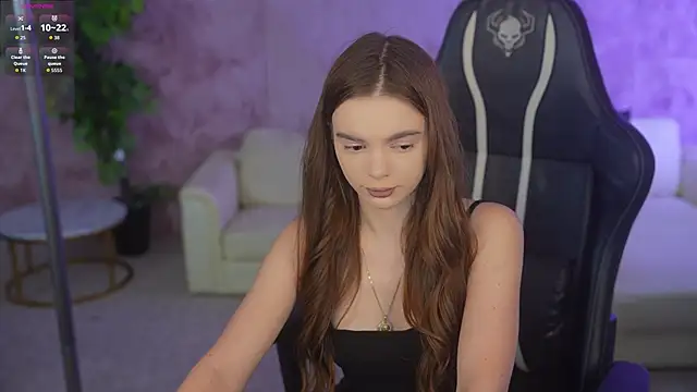 Snapshot of Zlata_Sky chatting on October 2025 07:44:02 PM Zlata Sky online show from October 2025 07:44:02 PM