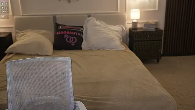 Snapshot of Zlata_Sky chatting on November 2025 07:36:02 PM Zlata Sky online show from November 2025 07:36:02 PM