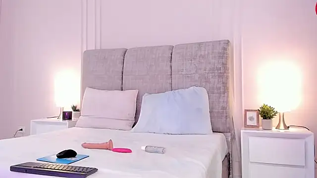 Snapshot of PenelopeSaenz_ chatting on March 2026 05:48:01 PM PenelopeSaenz online show from March 2026 05:48:01 PM