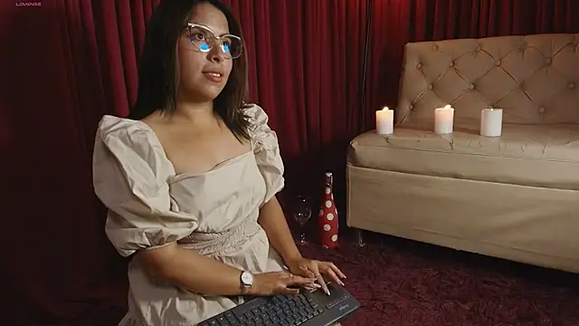 Sharlotte  1 online show from June 2026 11:44:02 AM