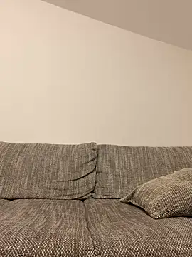 Snapshot of LeonieClaire chatting on February 2026 04:51:01 PM LeonieClaire online show from February 2026 04:51:01 PM