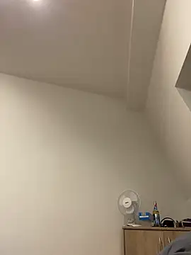 Snapshot of LeonieClaire chatting on February 2026 10:09:01 PM LeonieClaire online show from February 2026 10:09:01 PM