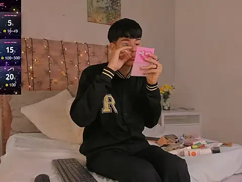 noah lewiss online show from February 2026 10:49:02 AM