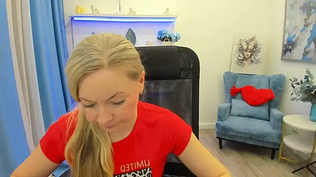 CharlotteKerti online show from March 2026 12:37:02 PM