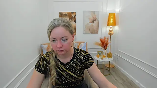 CharlotteKerti online show from April 2026 05:54:01 PM