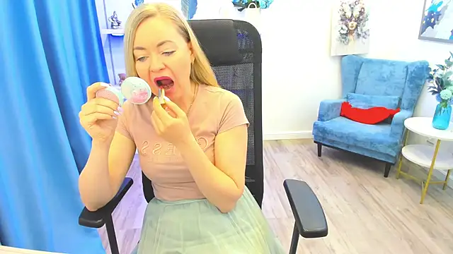 CharlotteKerti online show from May 2026 11:43:01 AM