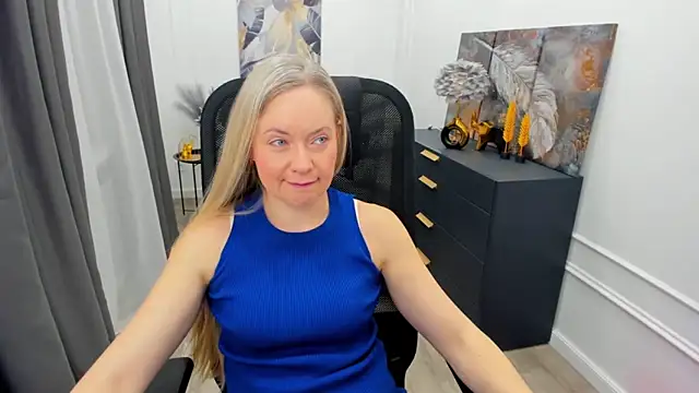 CharlotteKerti online show from March 2026 07:48:02 PM