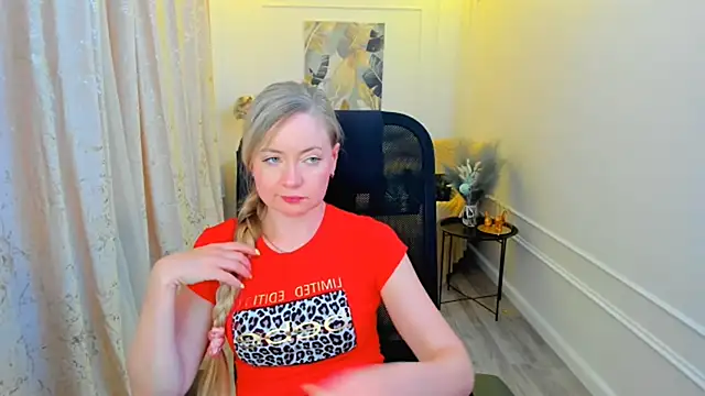 Snapshot of CharlotteKerti chatting on June 2026 02:33:01 PM CharlotteKerti online show from June 2026 02:33:01 PM