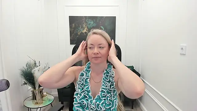 CharlotteKerti online show from May 2026 11:42:01 AM