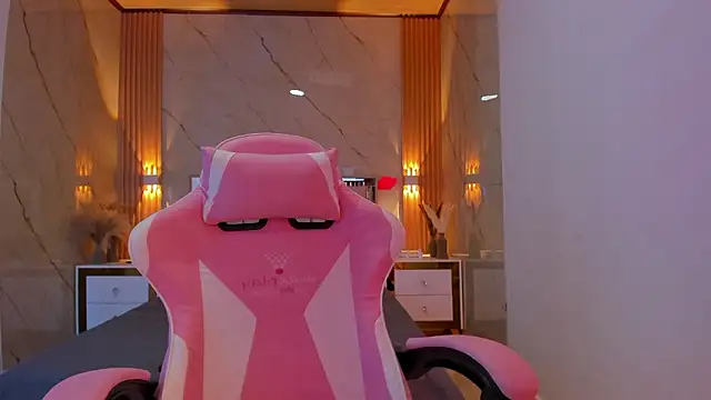 Snapshot of avigail_xo chatting on February 2026 12:35:01 PM avigail xo online show from February 2026 12:35:01 PM