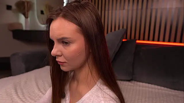 Kalisa s online show from February 2026 09:45:01 PM