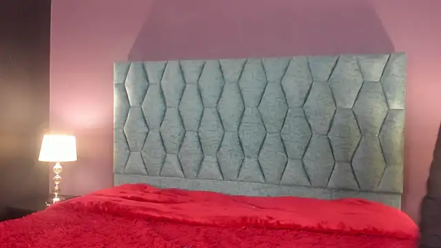 Lia tomson online show from February 2026 07:03:01 PM