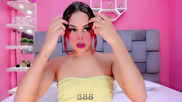 ManuelaJohnson online show from April 2026 12:41:02 PM