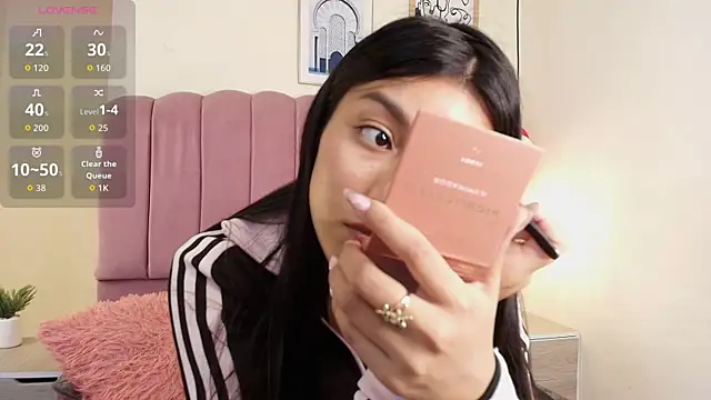 Ateneaaa  online show from April 2026 07:48:01 PM