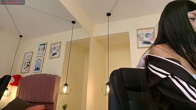 Ateneaaa  online show from March 2026 07:48:01 PM