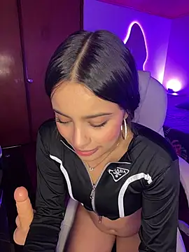 Snapshot of Dulce_pink18 chatting on February 2026 04:17:01 PM Dulce pink18 online show from February 2026 04:17:01 PM