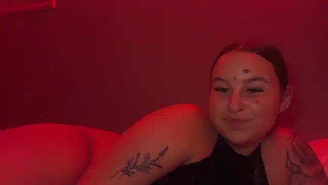 Snapshot of MissSophhh chatting on February 2026 01:34:02 AM MissSophhh online show from February 2026 01:34:02 AM