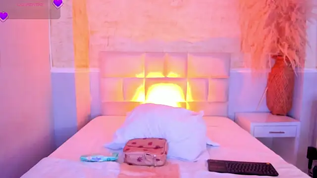 valeriekhaleesi online show from April 2026 08:15:02 PM