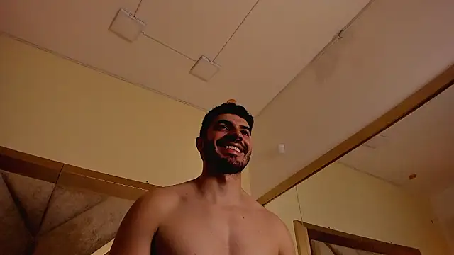 Snapshot of LaraandAxel chatting on February 2026 08:19:02 PM LaraandAxel online show from February 2026 08:19:02 PM