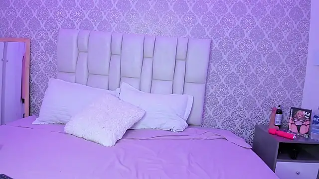 valeriesaint online show from March 2026 10:52:01 PM