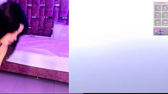 AriHale  online show from March 2026 09:36:01 PM