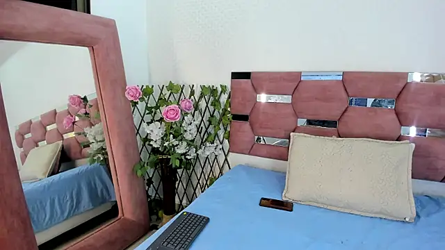Snapshot of GrettaRouse chatting on May 2026 07:50:01 PM GrettaRouse online show from May 2026 07:50:01 PM