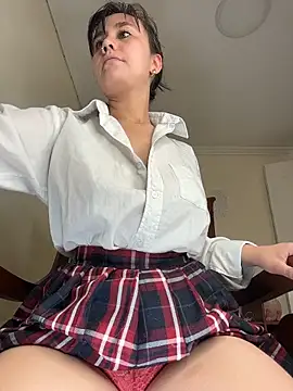 LilaRvsh online show from April 2026 05:42:01 PM