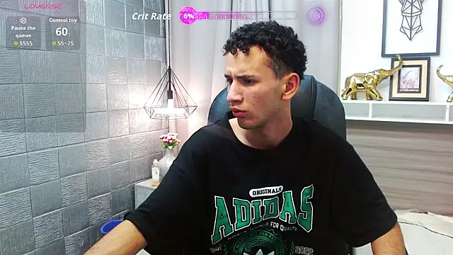 JDWhite18 online show from February 2026 02:43:01 AM