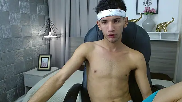 Snapshot of JDWhite18 chatting on June 2026 04:07:01 AM JDWhite18 online show from June 2026 04:07:01 AM