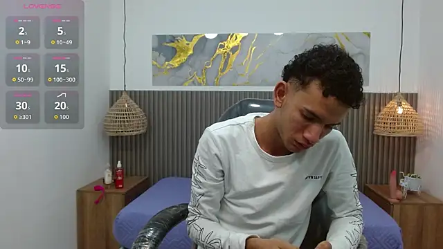 JDWhite18 online show from February 2026 04:36:01 AM