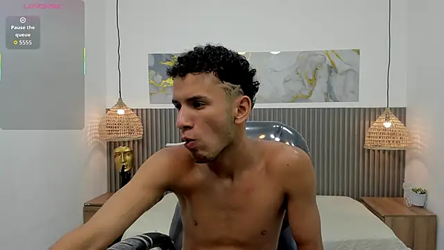 JDWhite18 online show from April 2026 04:09:01 AM