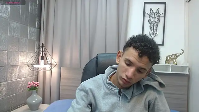 JDWhite18 online show from April 2026 03:23:01 AM