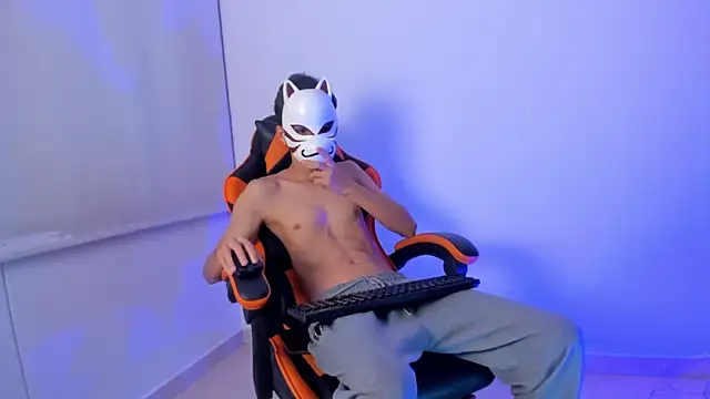 Senpai Lover  online show from February 2026 07:11:02 PM