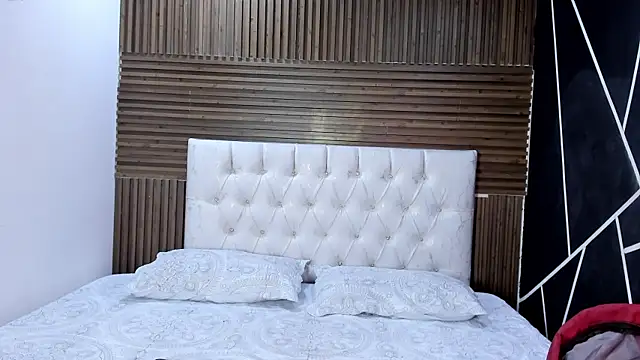 shaden  online show from April 2026 10:13:01 PM