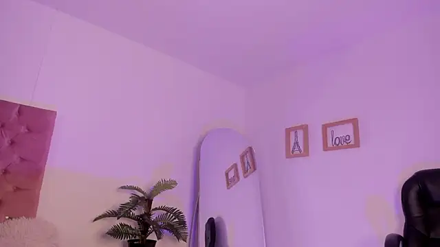 im oleiderr online show from March 2026 04:07:02 AM