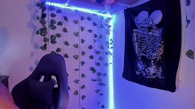 Aaron Hopper online show from February 2026 01:01:01 PM