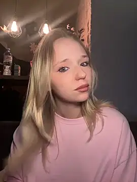 RollDollsi online show from March 2026 06:06:01 AM