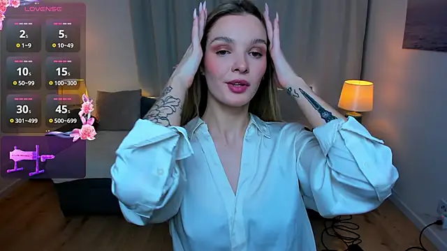 Snapshot of SinLuna_ chatting on February 2026 05:02:01 PM SinLuna online show from February 2026 05:02:01 PM